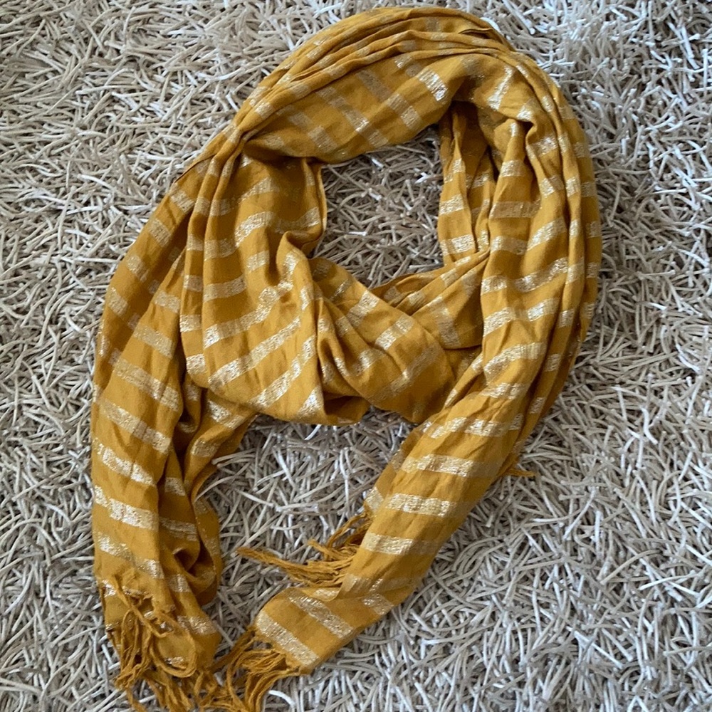 Stripped scarf
